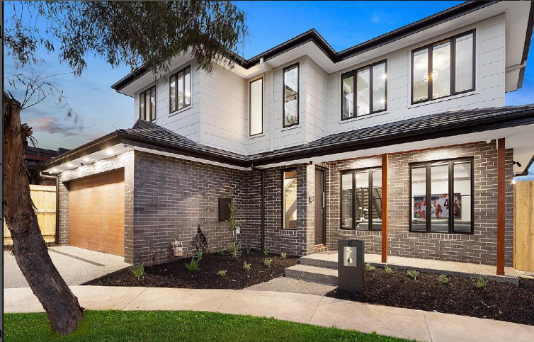 Strathmore Heights, Melbourne - new custom designed home dream home