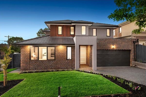Glen Waverly home in Leader realestate street frontage